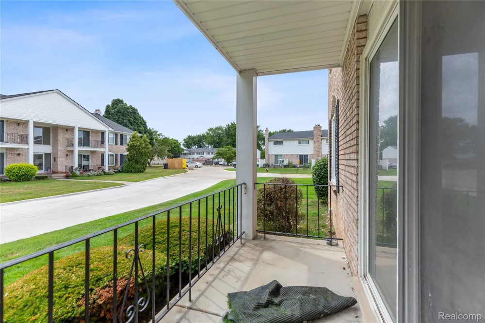 14200 Ivanhoe Drive #159 Sterling Heights City, MI 48312