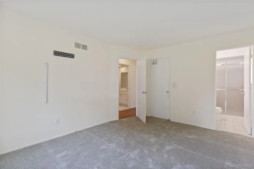 14200 Ivanhoe Drive #159 Sterling Heights City, MI 48312