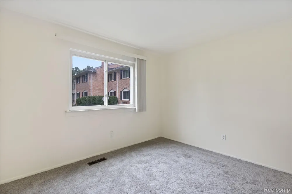 14200 Ivanhoe Drive #159 Sterling Heights City, MI 48312