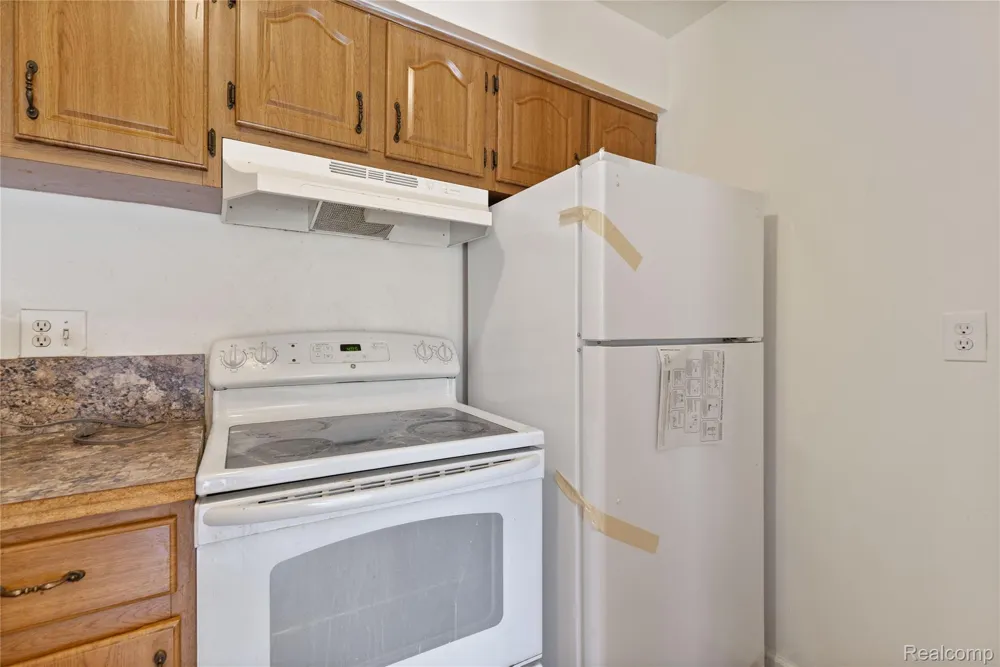 14200 Ivanhoe Drive #159 Sterling Heights City, MI 48312