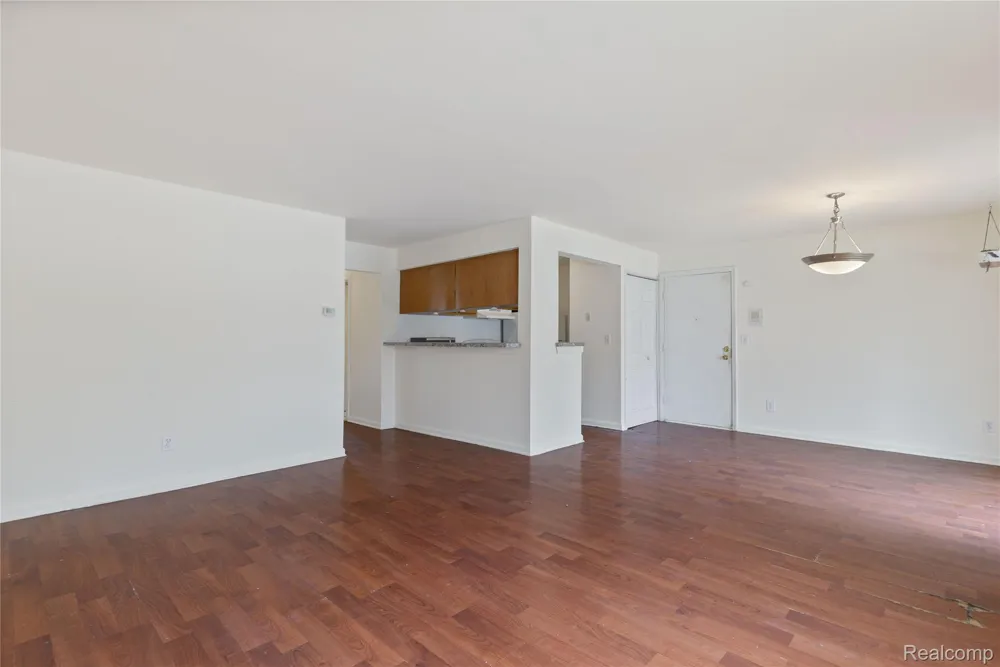 14200 Ivanhoe Drive #159 Sterling Heights City, MI 48312