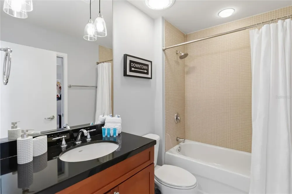 525 E JACKSON STREET #706 Orlando, FL 32801