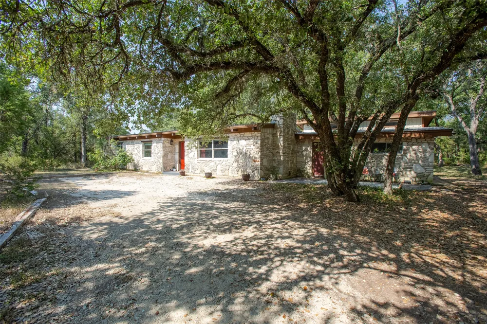 111 Merrywood Lane San Marcos, TX 78666