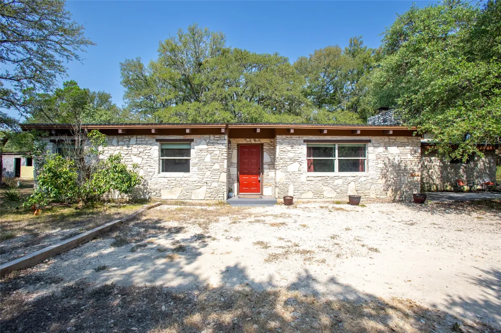 111 Merrywood Lane San Marcos, TX 78666