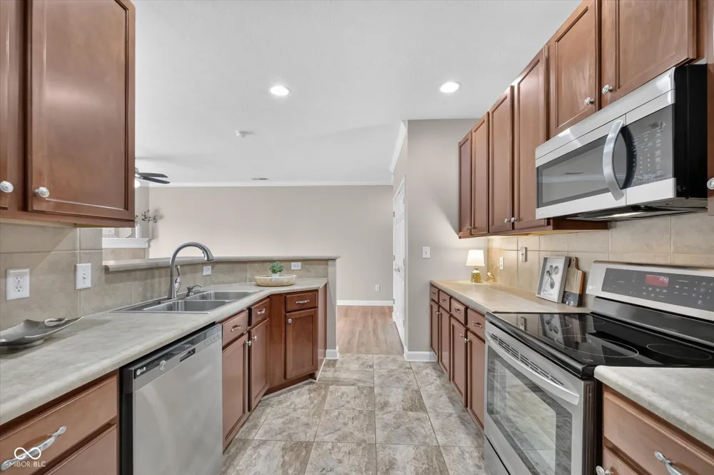 9772 Herons Cove Carmel, IN 46280
