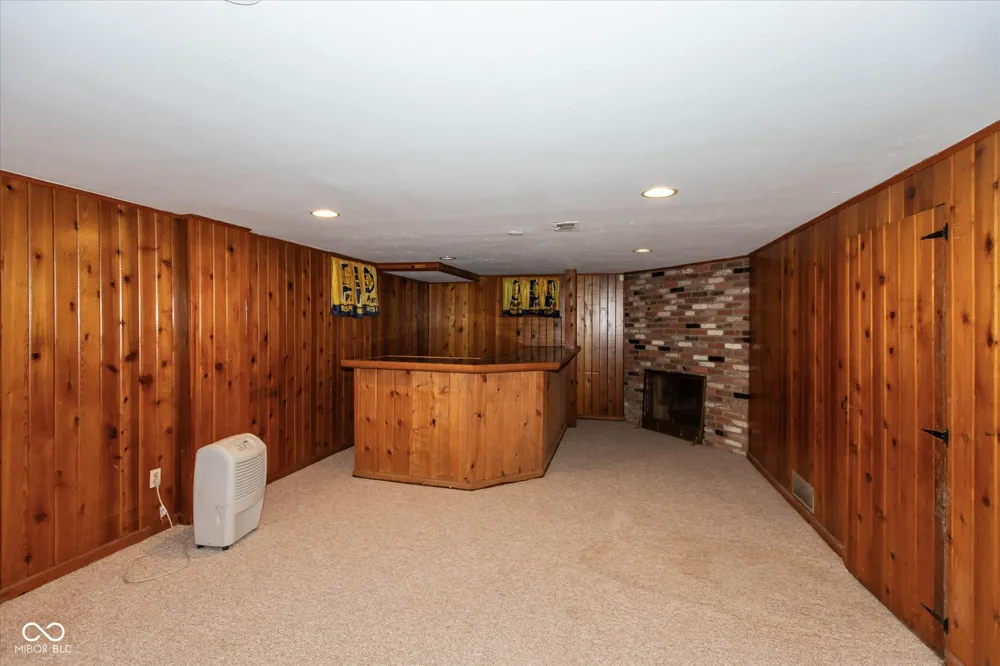 4936 Winston Drive Indianapolis, IN 46226