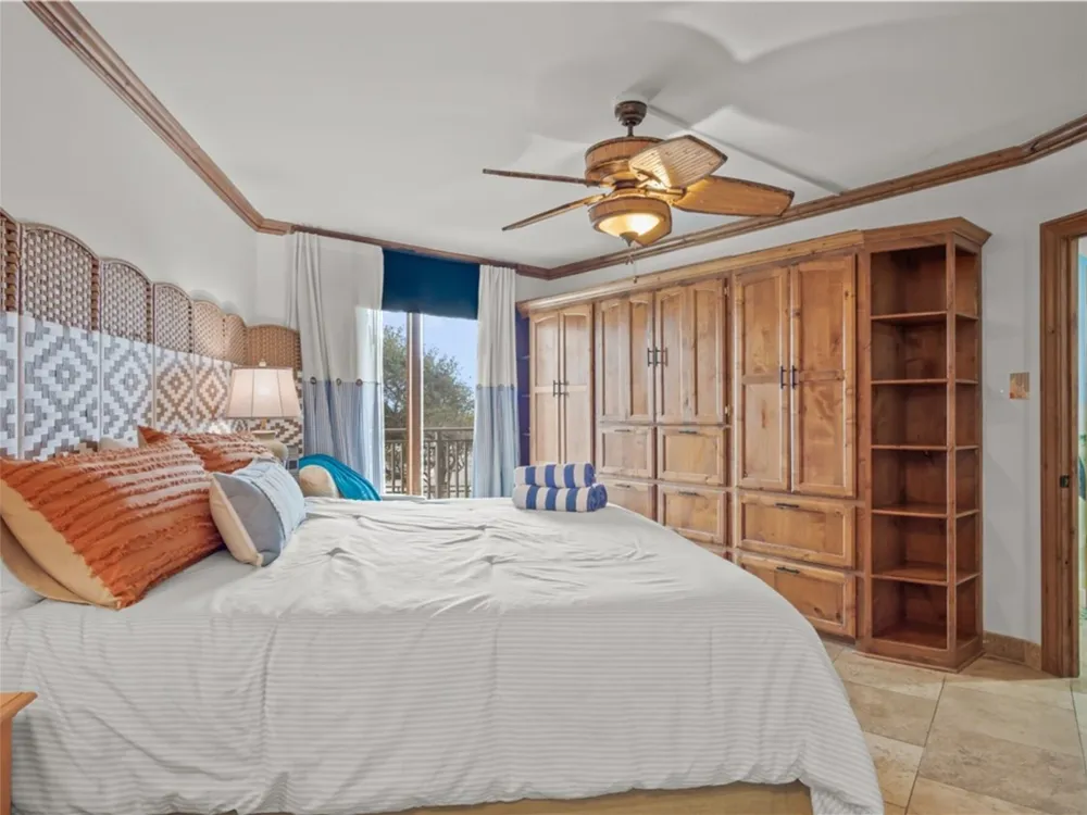 6649 Seacomber Drive #304 Port Aransas, TX 78373