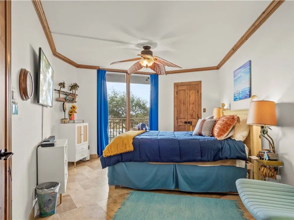 6649 Seacomber Drive #304 Port Aransas, TX 78373