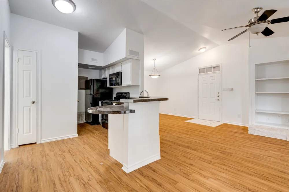 6804 Capital Of Texas Highway #425 Austin, TX 78731