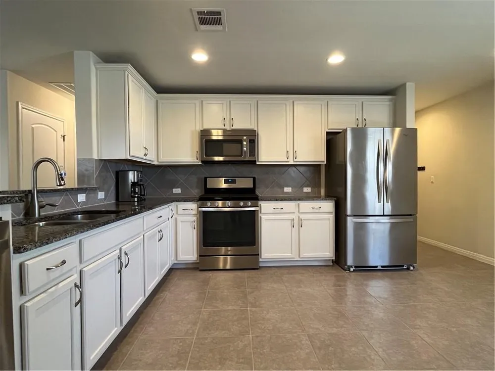 211 Hobby Street Georgetown, TX 78633