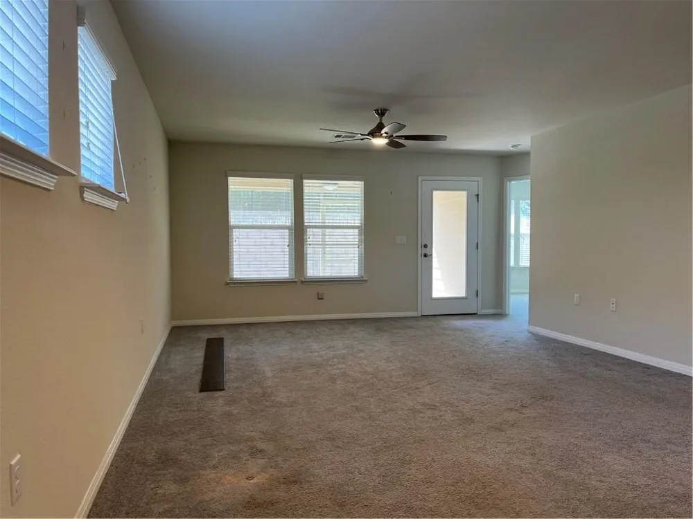 211 Hobby Street Georgetown, TX 78633