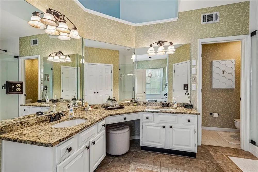 162 St Martin Drive Suwanee, GA 30024