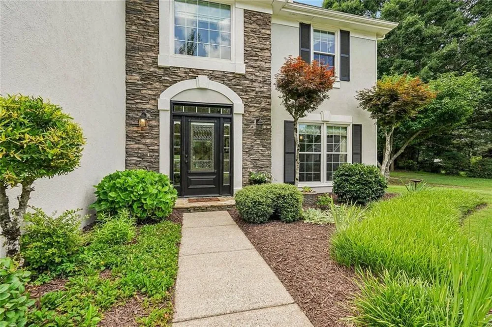 162 St Martin Drive Suwanee, GA 30024
