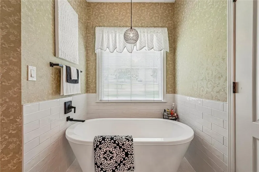 162 St Martin Drive Suwanee, GA 30024