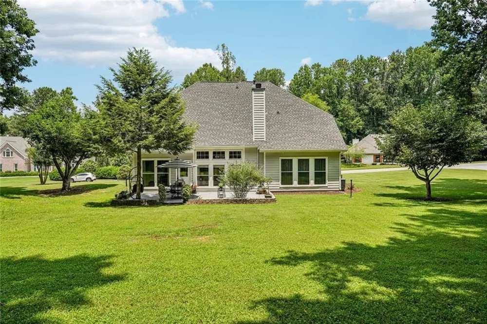 162 St Martin Drive Suwanee, GA 30024