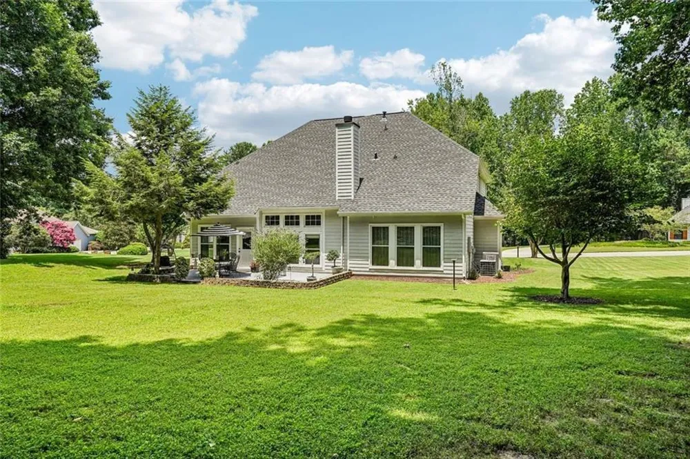 162 St Martin Drive Suwanee, GA 30024