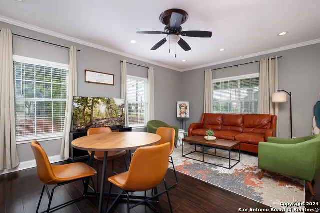 1102 E CROCKETT ST San Antonio, TX 78202