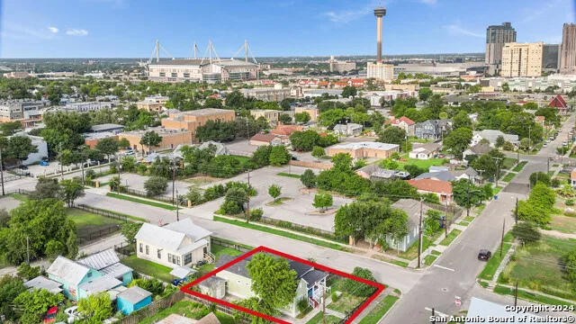 1102 E CROCKETT ST San Antonio, TX 78202