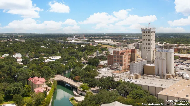 1102 E CROCKETT ST San Antonio, TX 78202