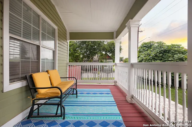 1102 E CROCKETT ST San Antonio, TX 78202
