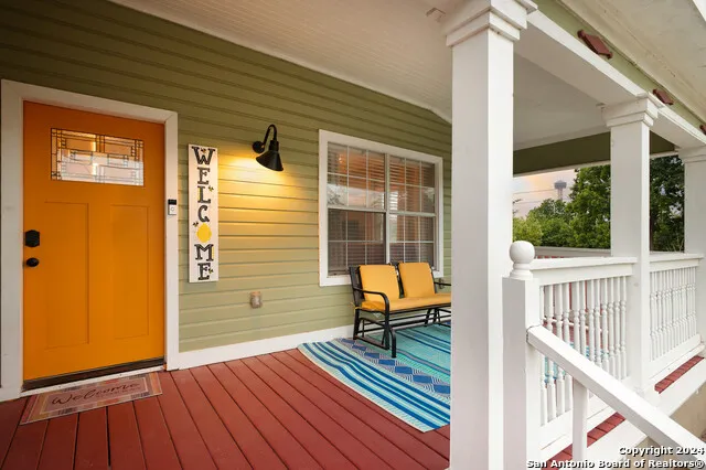 1102 E CROCKETT ST San Antonio, TX 78202