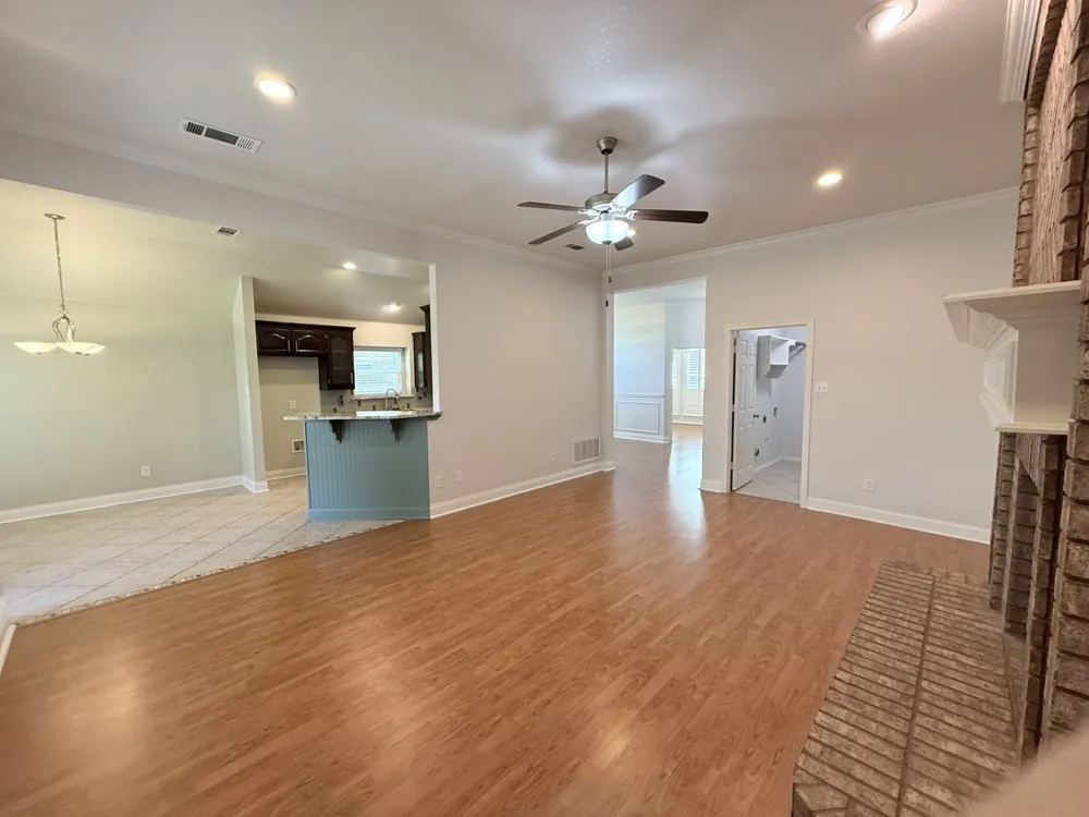 2749 Crystal Glenn Circle Hurst, TX 76054