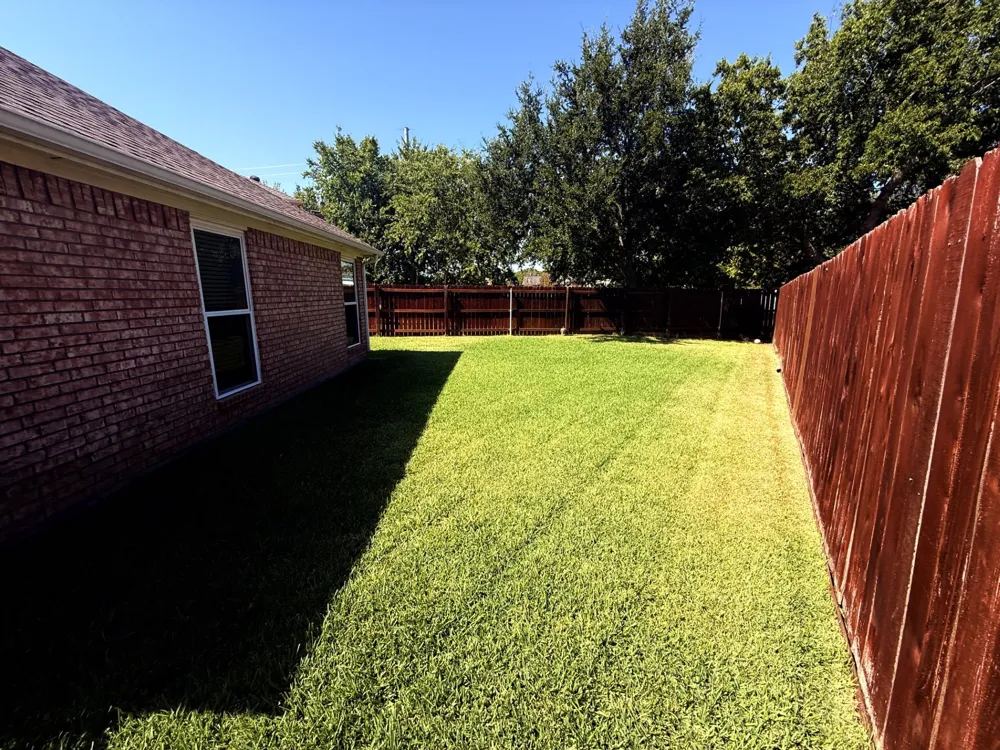 2749 Crystal Glenn Circle Hurst, TX 76054