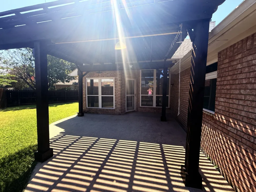 2749 Crystal Glenn Circle Hurst, TX 76054