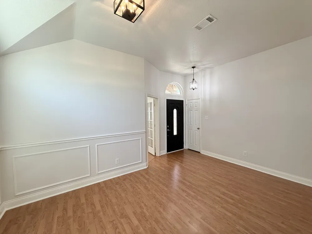 2749 Crystal Glenn Circle Hurst, TX 76054
