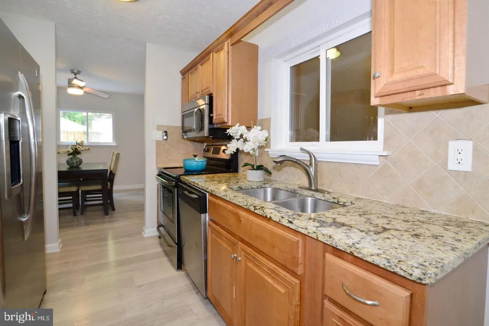2215 SANIBEL DRIVE Reston, VA 20191
