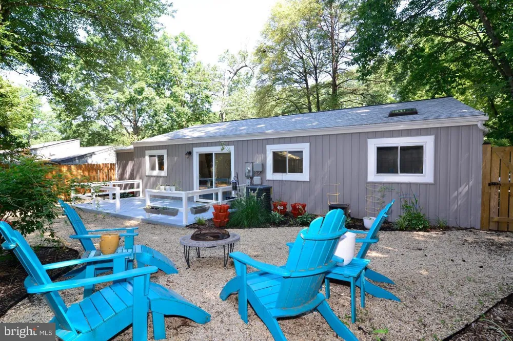 2215 SANIBEL DRIVE Reston, VA 20191