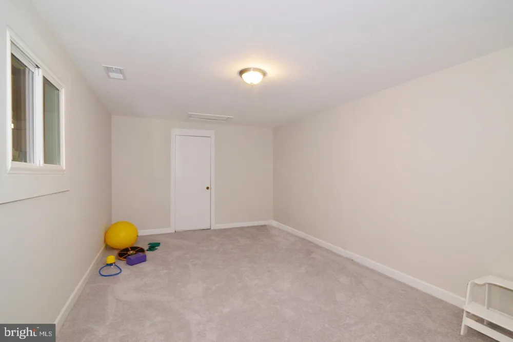 2215 SANIBEL DRIVE Reston, VA 20191