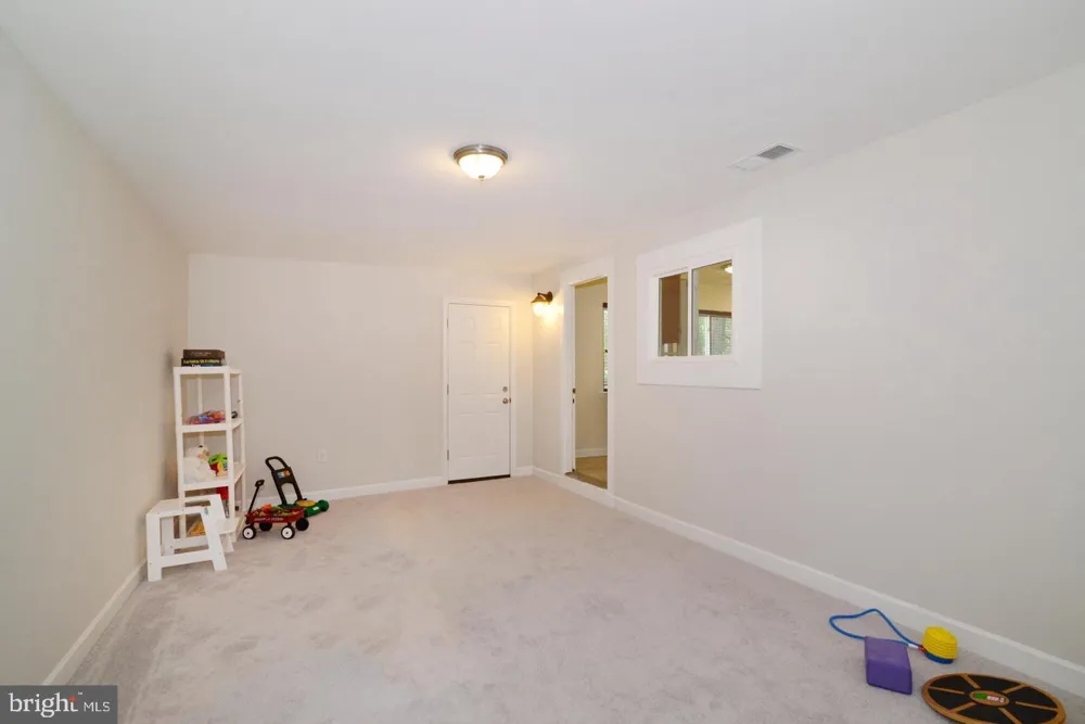 2215 SANIBEL DRIVE Reston, VA 20191