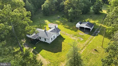 8585 PENNS HILL ROAD
