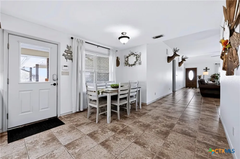 4800 Petter Rainosek Loop La Grange, TX 78945