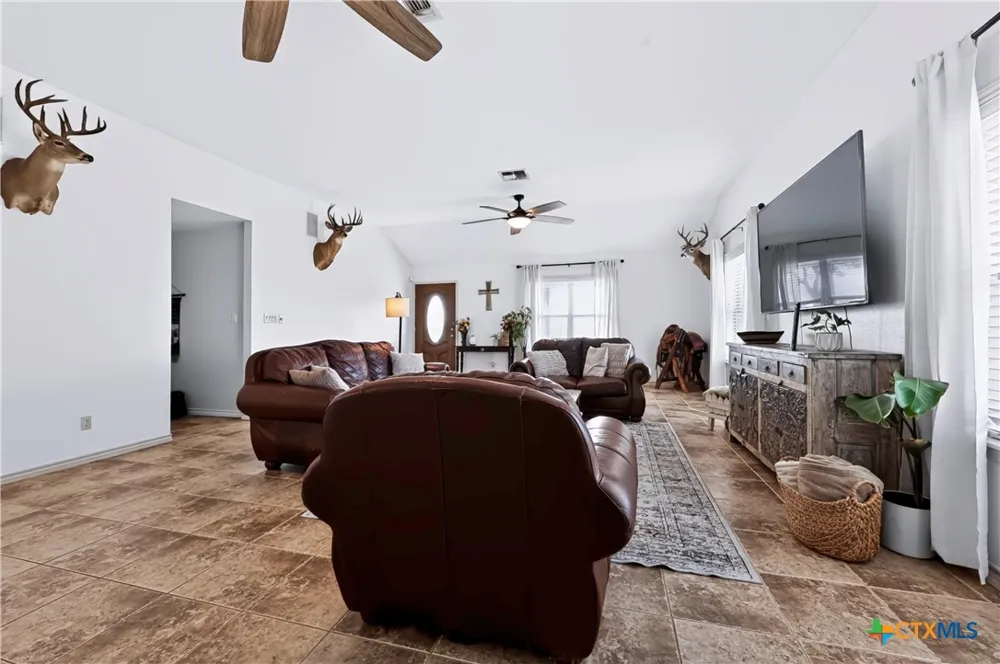4800 Petter Rainosek Loop La Grange, TX 78945
