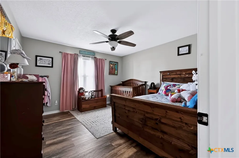 4800 Petter Rainosek Loop La Grange, TX 78945