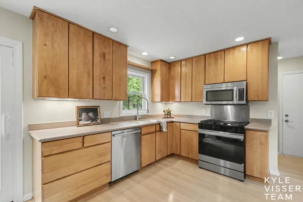 1865 Ridgemoor Drive SE Grand Rapids, MI 49506