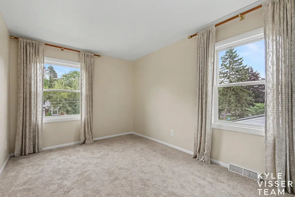 1865 Ridgemoor Drive SE Grand Rapids, MI 49506
