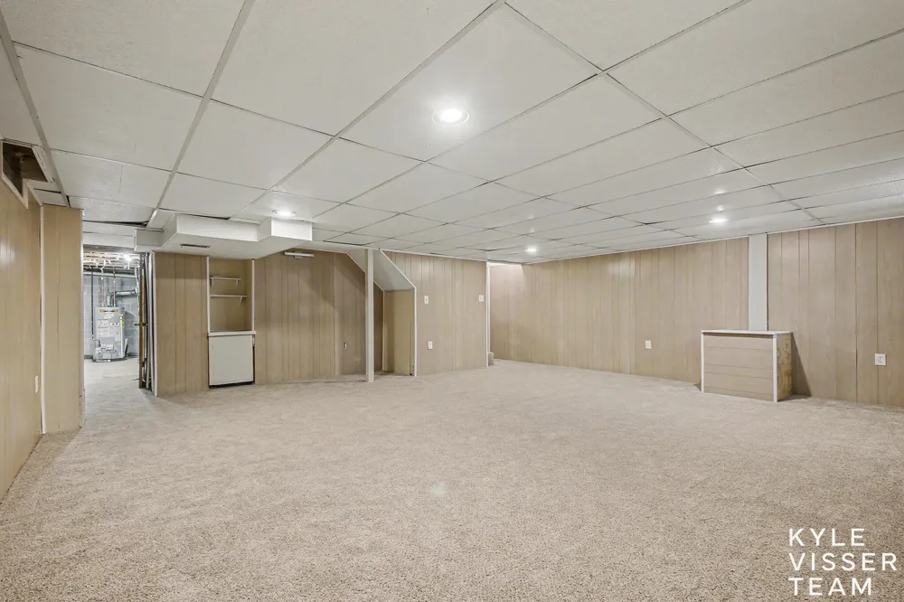 1865 Ridgemoor Drive SE Grand Rapids, MI 49506