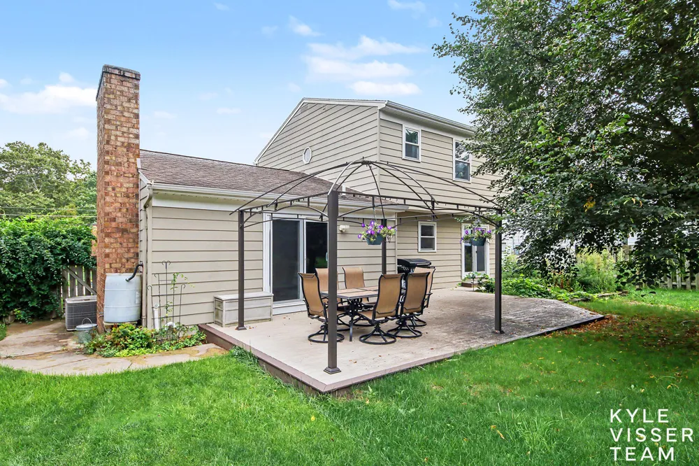 1865 Ridgemoor Drive SE Grand Rapids, MI 49506