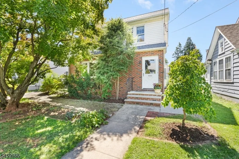 384 Catherine St Somerville, NJ 08876