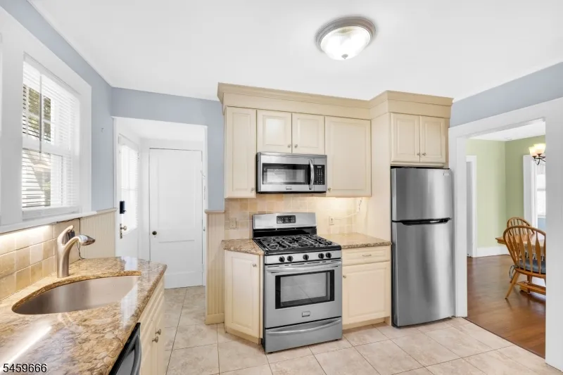 384 Catherine St Somerville, NJ 08876