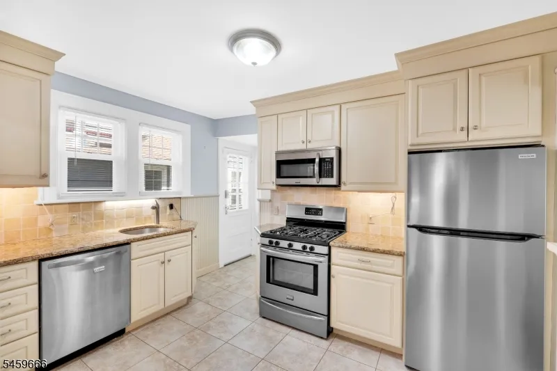 384 Catherine St Somerville, NJ 08876