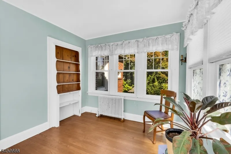 384 Catherine St Somerville, NJ 08876