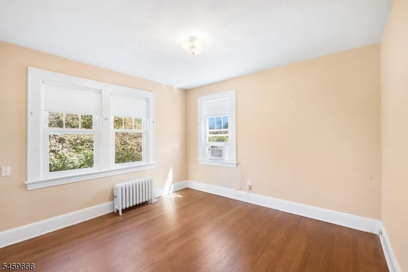 384 Catherine St Somerville, NJ 08876