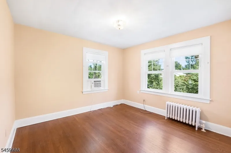 384 Catherine St Somerville, NJ 08876