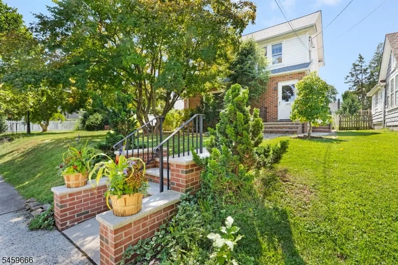 384 Catherine St Somerville, NJ 08876