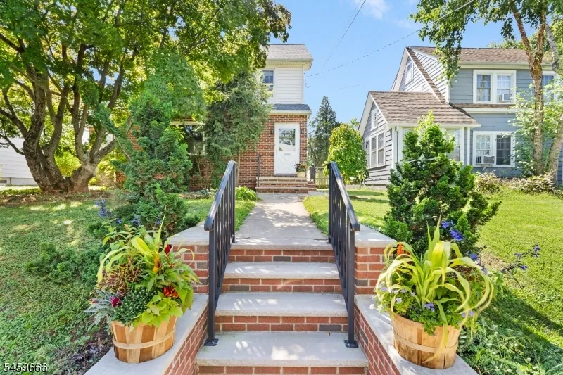 384 Catherine St Somerville, NJ 08876