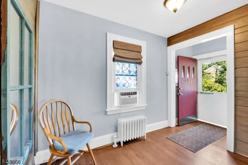 384 Catherine St Somerville, NJ 08876